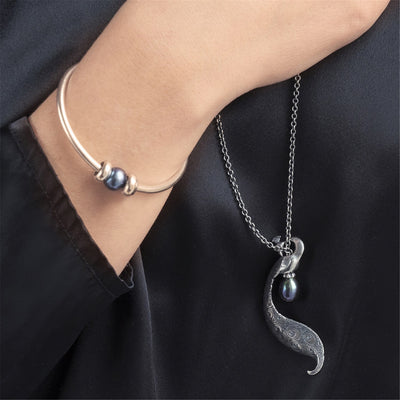 Collier Fantasy avec perle plumes de paon  